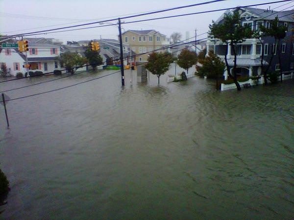 Could Houses Be Shielded from Storm Surges?