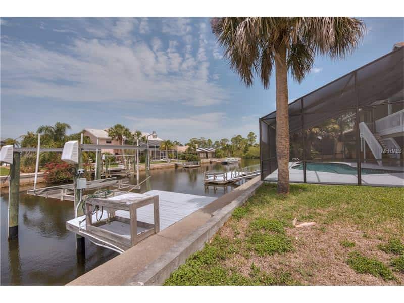 9923 SAN SEBASTIAN WAY, PORT RICHEY, FL 34668 boat lift