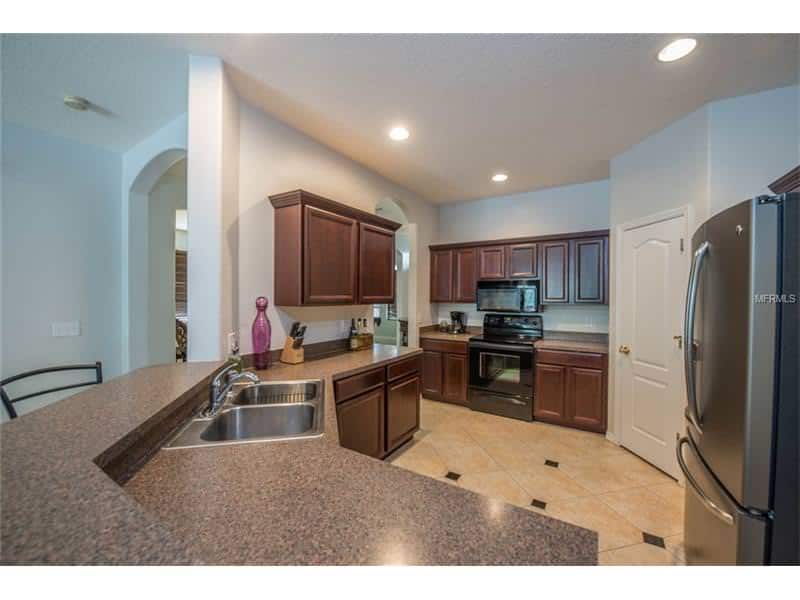 kitchen 16305 BRIDGELAWN AVE, LITHIA, FL 33547