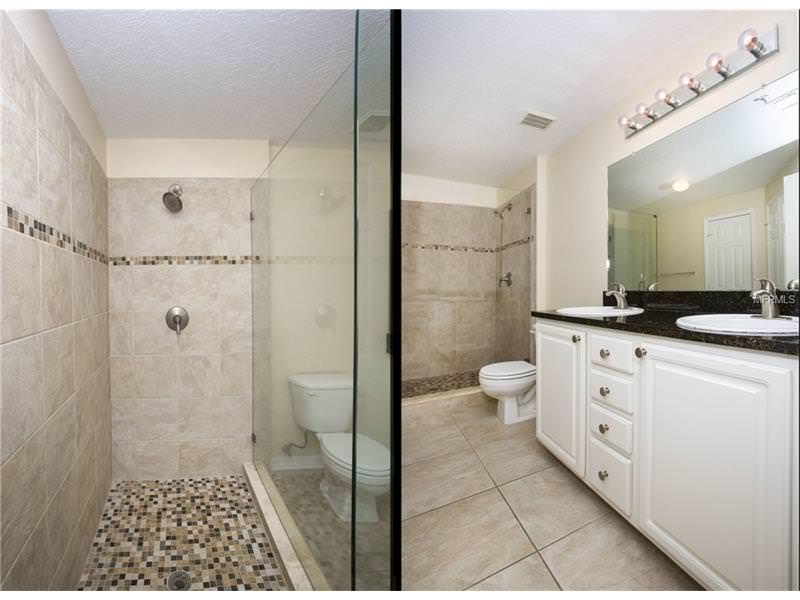 master bath 501 KNIGHTS RUN AVE, #1210, TAMPA, FL 33602