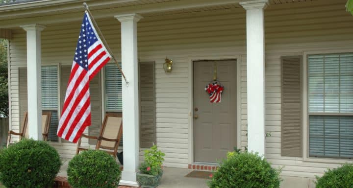 Helpful Flag Etiquette Advice for Memorial Day