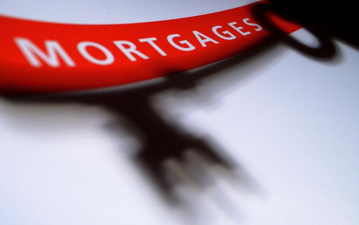 Rates On Mortgages Hold Steady